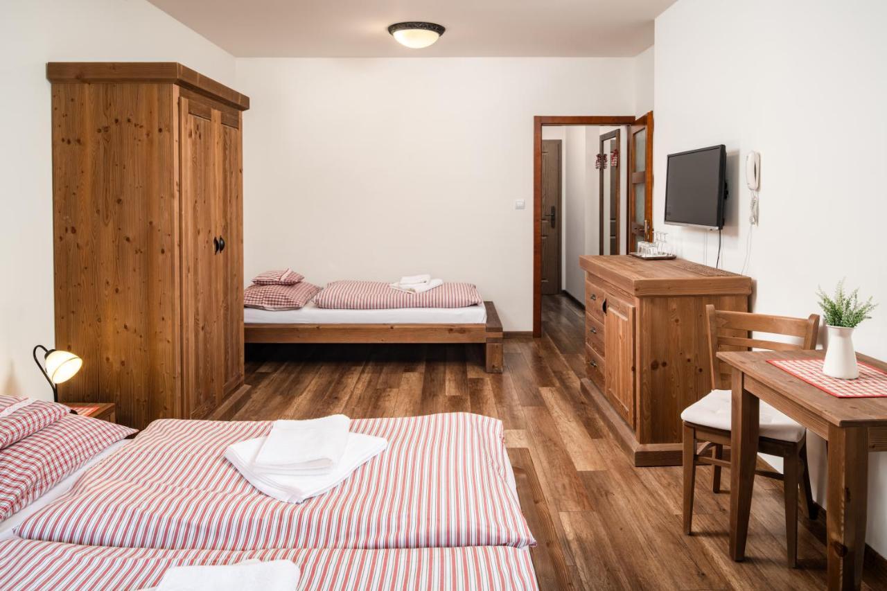 Wellness Hotel Ondrasuv Dvur Bila  Eksteriør billede
