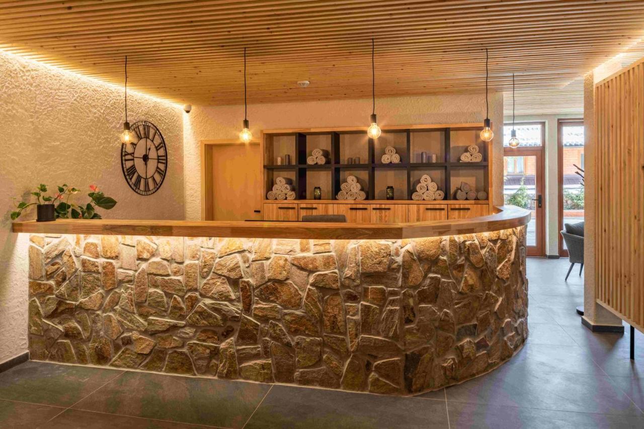Wellness Hotel Ondrasuv Dvur Bila  Eksteriør billede