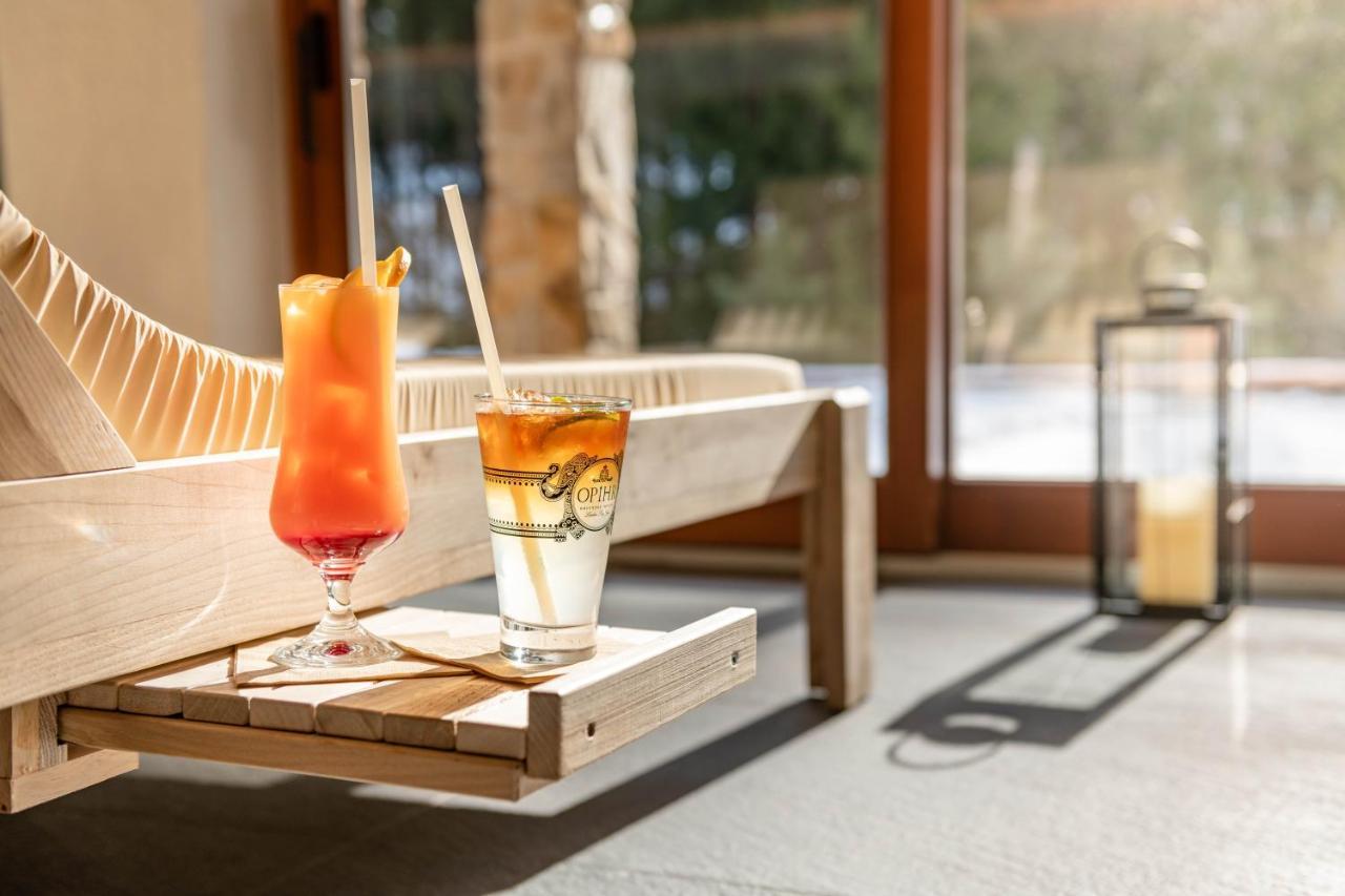 Wellness Hotel Ondrasuv Dvur Bila  Eksteriør billede