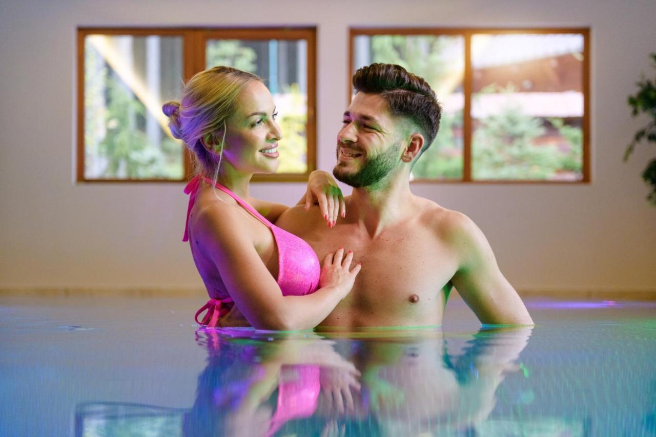 Wellness Hotel Ondrasuv Dvur Bila  Eksteriør billede