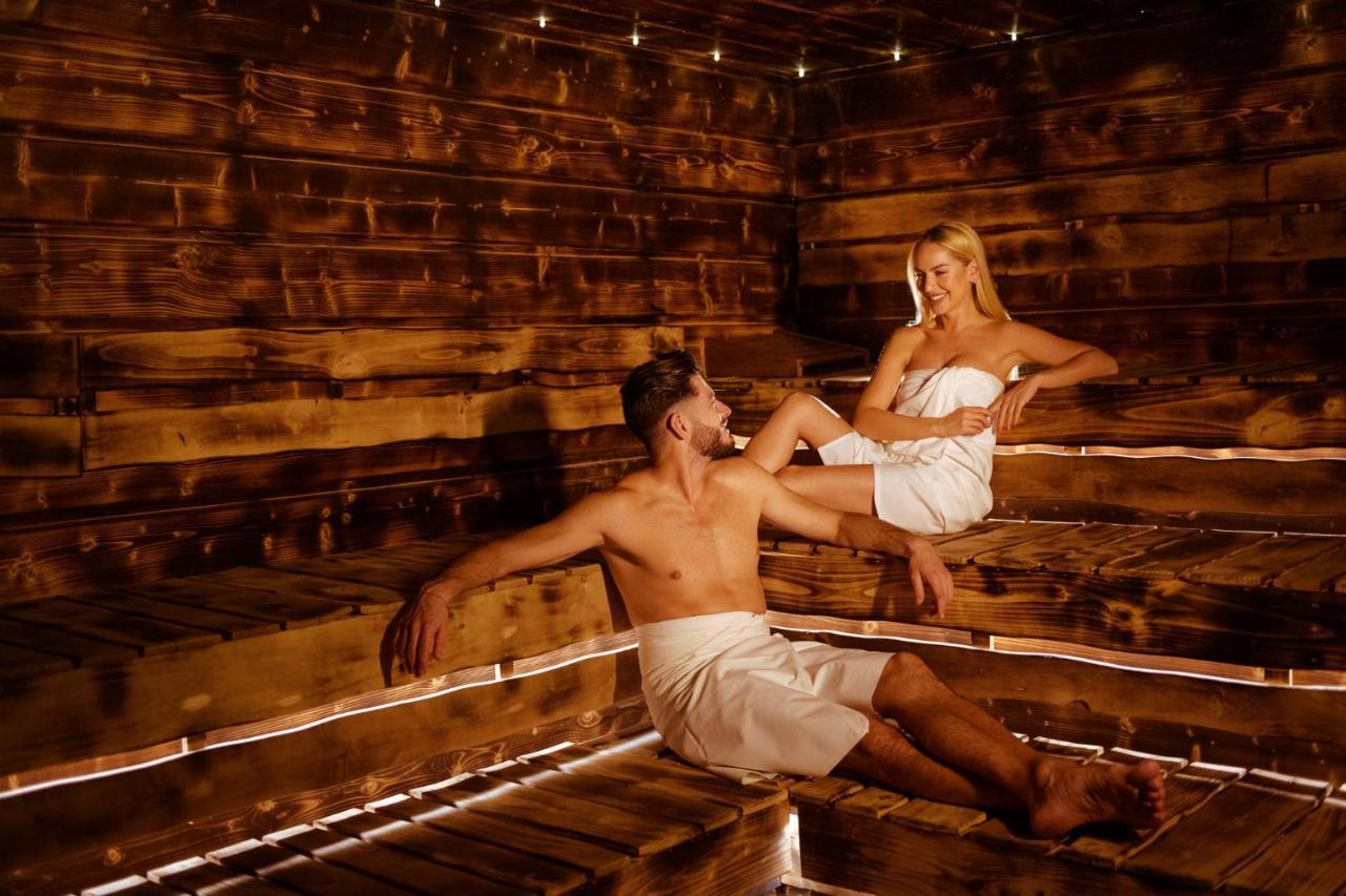 Wellness Hotel Ondrasuv Dvur Bila  Eksteriør billede